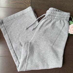 TNA Cozy Fleece Mega Capri Sweatpant